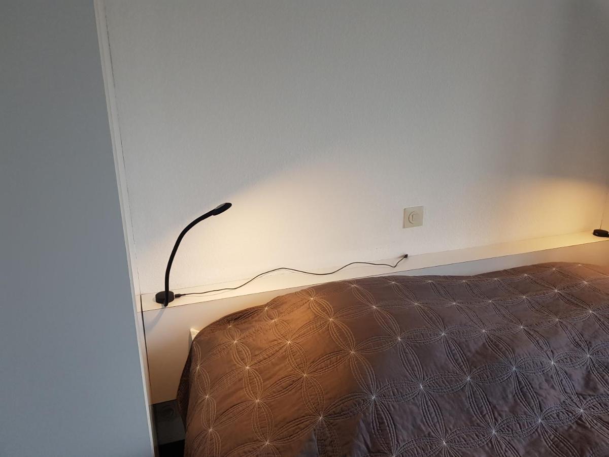 Modern Appartement Met Frontaal Zeezicht En Prive Parking Knokke-Heist Exterior photo